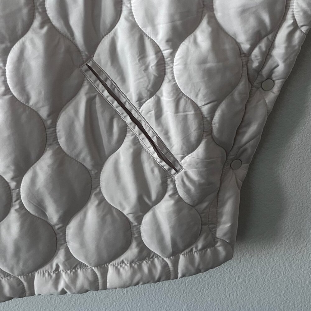NWT Anthropologie White Quilted Puffer Poncho - Picture 5 of 6